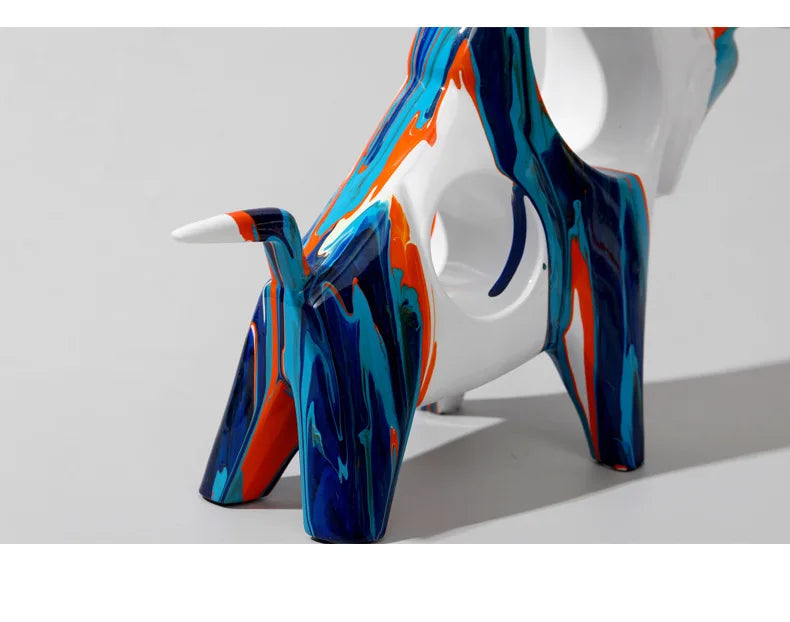 Bunte Bullen-Dekoration – Kreative Kunst im Splashing-Design