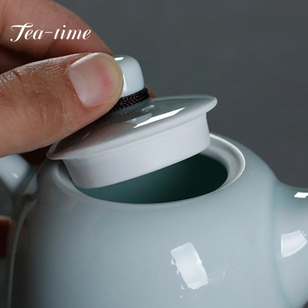 Japanische Celadon-Teekanne – 220 ml Porzellan-Kanne für stilvolle Teezubereitung