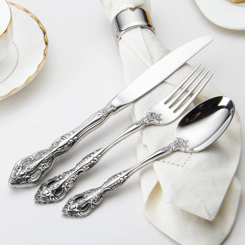 Luxuriöses Besteckset aus Edelstahl – Gold- und Silberfinish für stilvolle Tischkultur