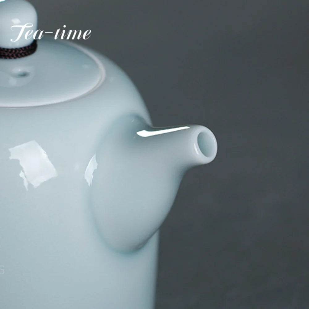 Japanische Celadon-Teekanne – 220 ml Porzellan-Kanne für stilvolle Teezubereitung