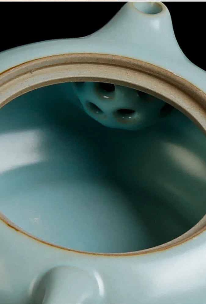 Handgefertigte Xishi-Teekanne aus Ru-Keramik – Elegantes Design mit Eiskrakele-Glasur in Azurblau