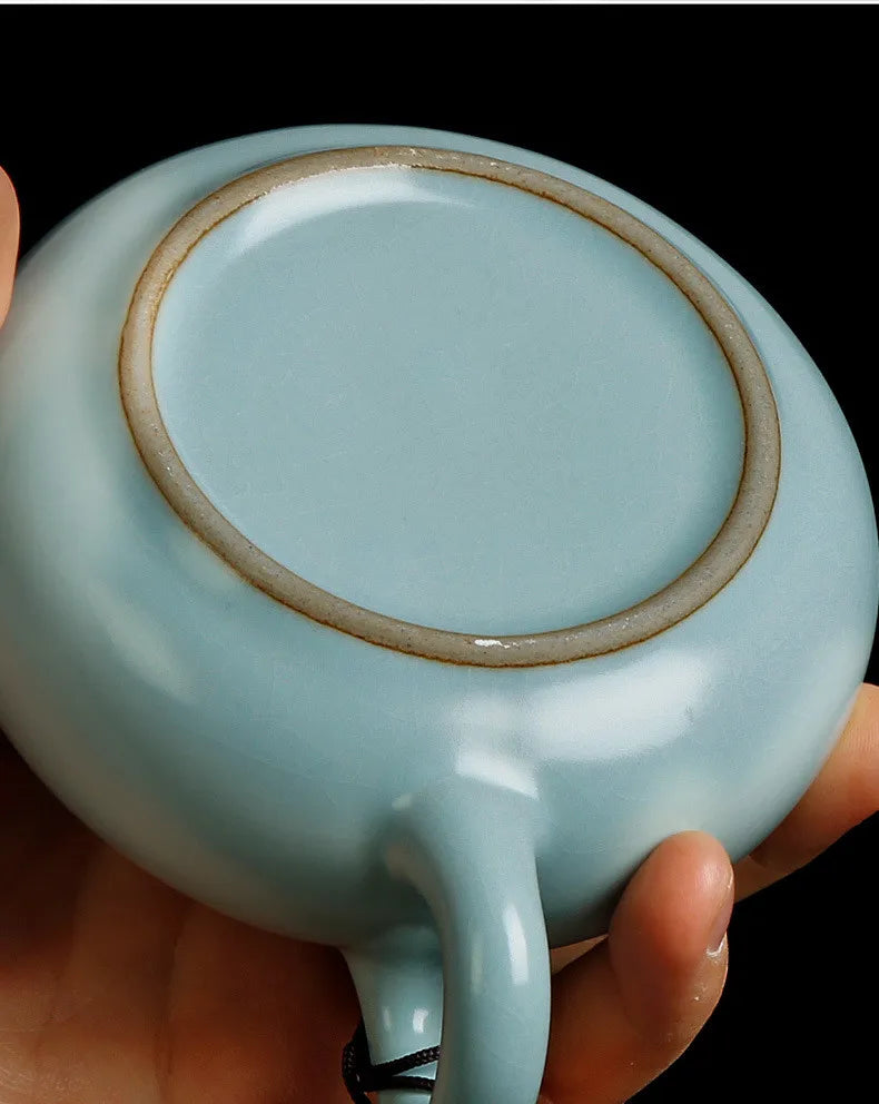 Handgefertigte Xishi-Teekanne aus Ru-Keramik – Elegantes Design mit Eiskrakele-Glasur in Azurblau