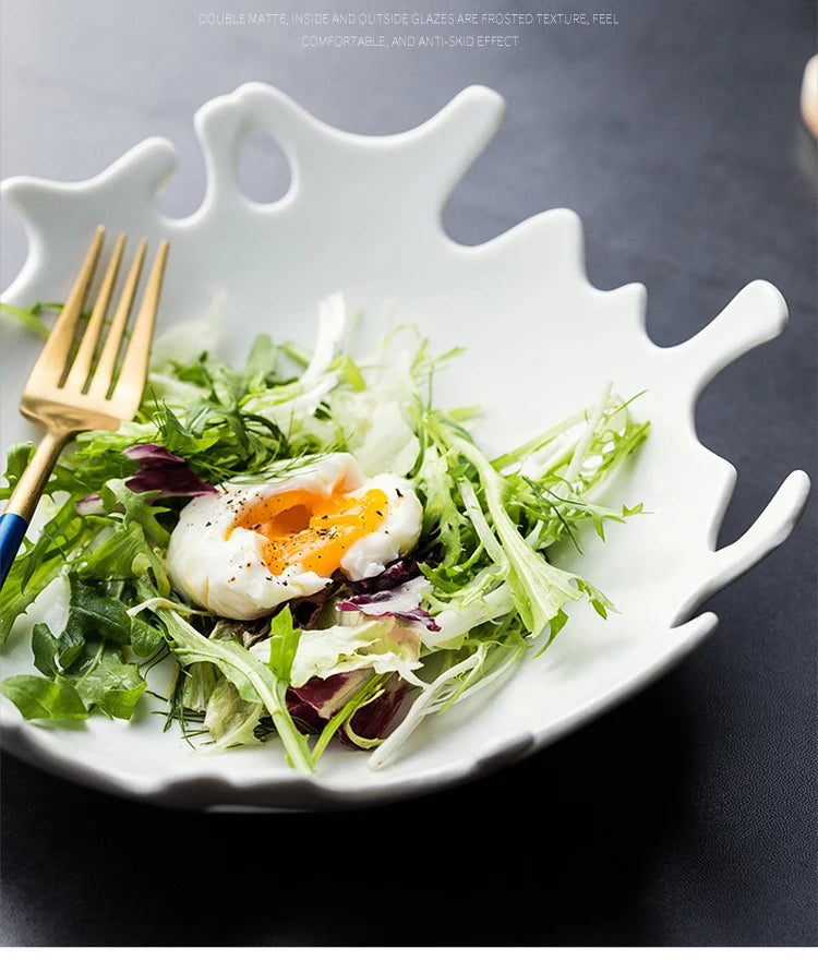 Kreative weiße Keramikschale – Unregelmäßige Form für Salate, Desserts und Früchte