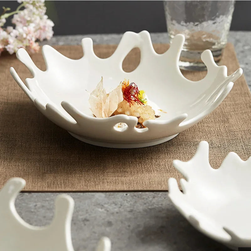 Kreative weiße Keramikschale – Unregelmäßige Form für Salate, Desserts und Früchte