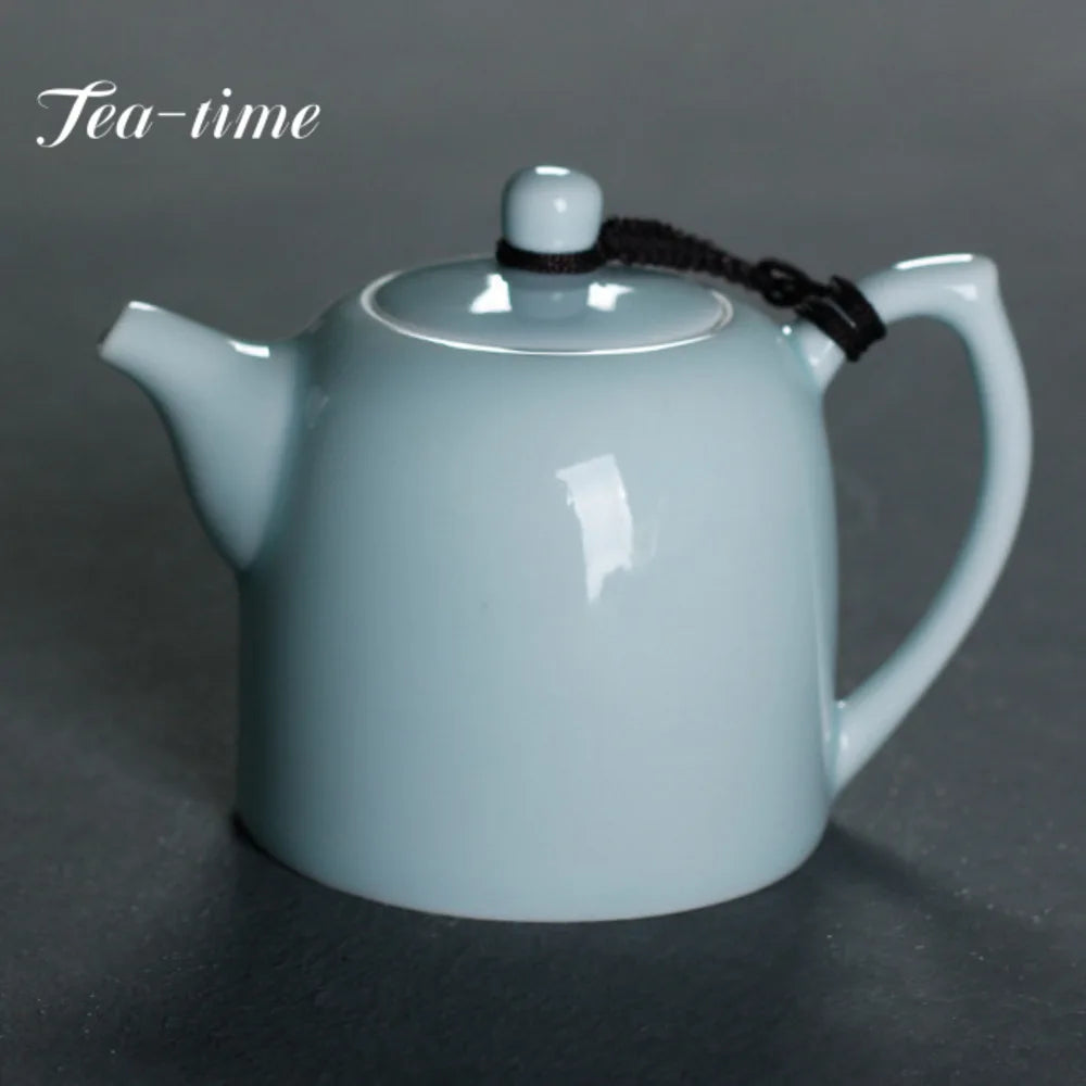 Japanische Celadon-Teekanne – 220 ml Porzellan-Kanne für stilvolle Teezubereitung
